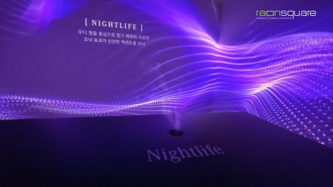 영상 재생과 함께 지정된 시점에 키오스크 상단 분사기에서 향기가 분출